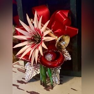 Elegant Vintage Red and Gold Floral Trumpet Corsage